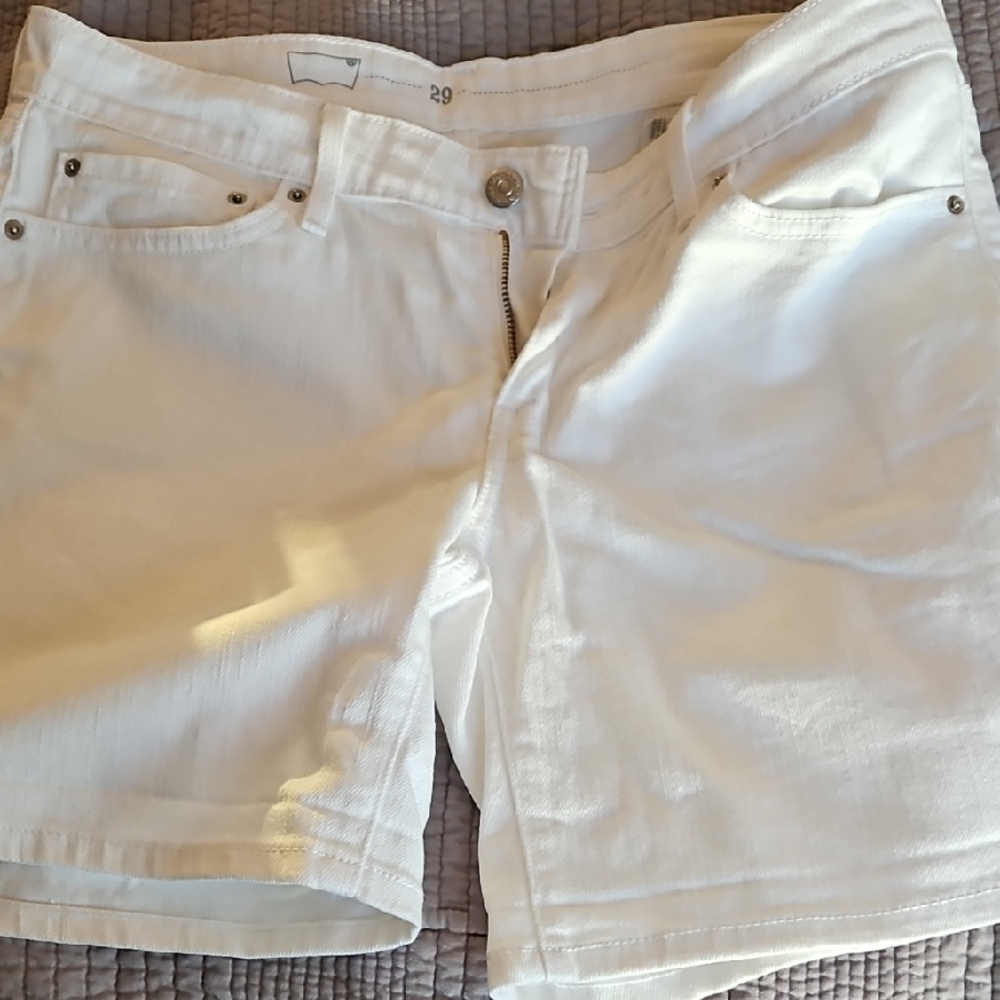 Levis Elegant White Jean Shorts for Women 29